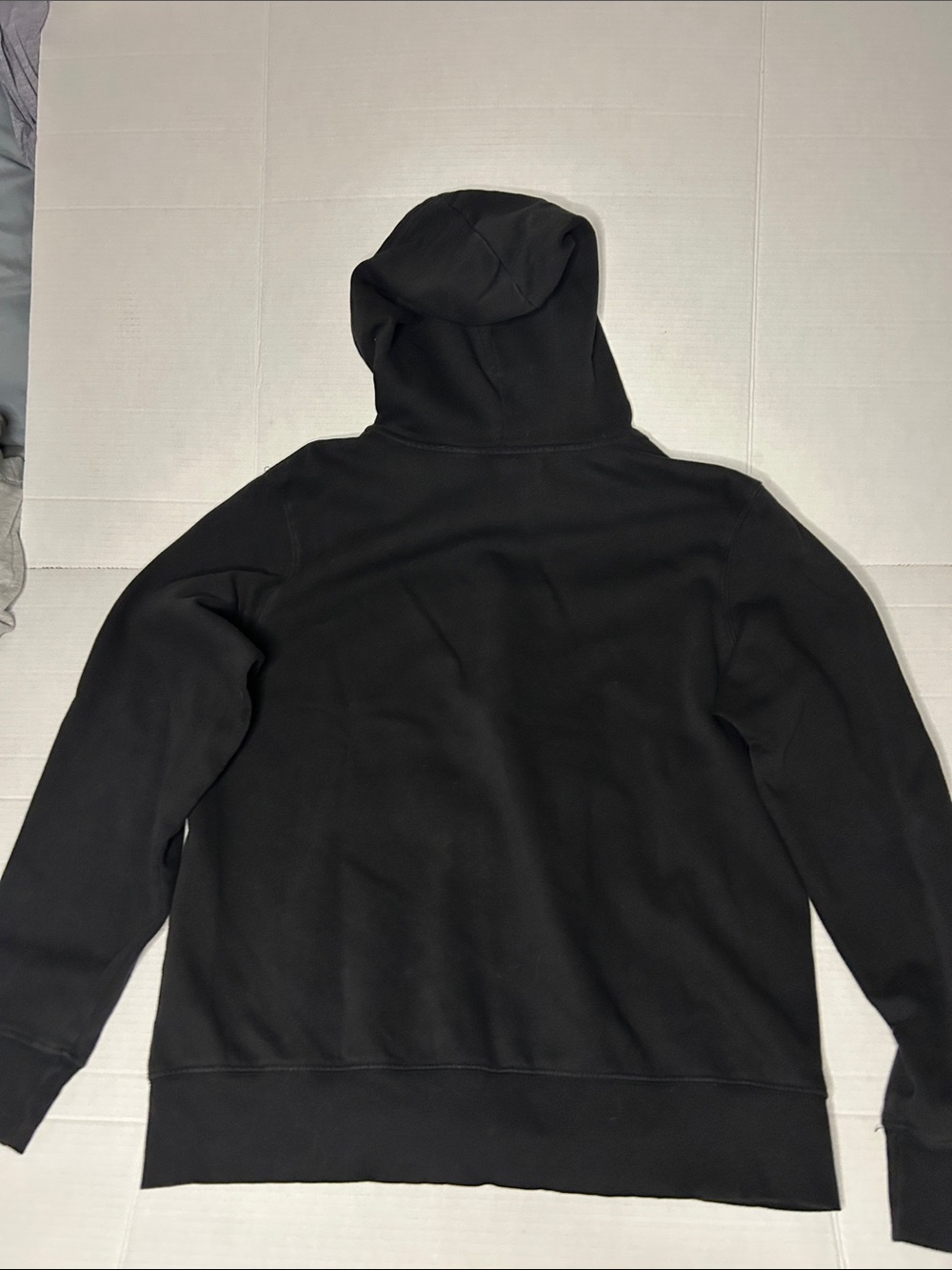 Northface Men’s Large Black Fleece front zip hoodie with pockets. - Picture 4 of 6